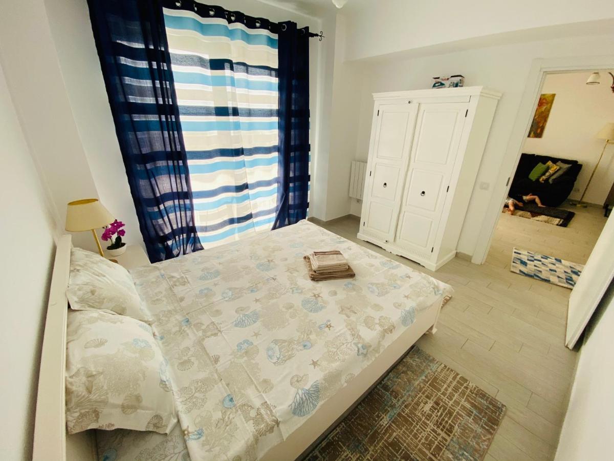 Sea Breeze Apartments Mamaia Nord De Silva Exterior photo