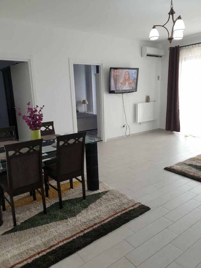 Sea Breeze Apartments Mamaia Nord De Silva Exterior photo