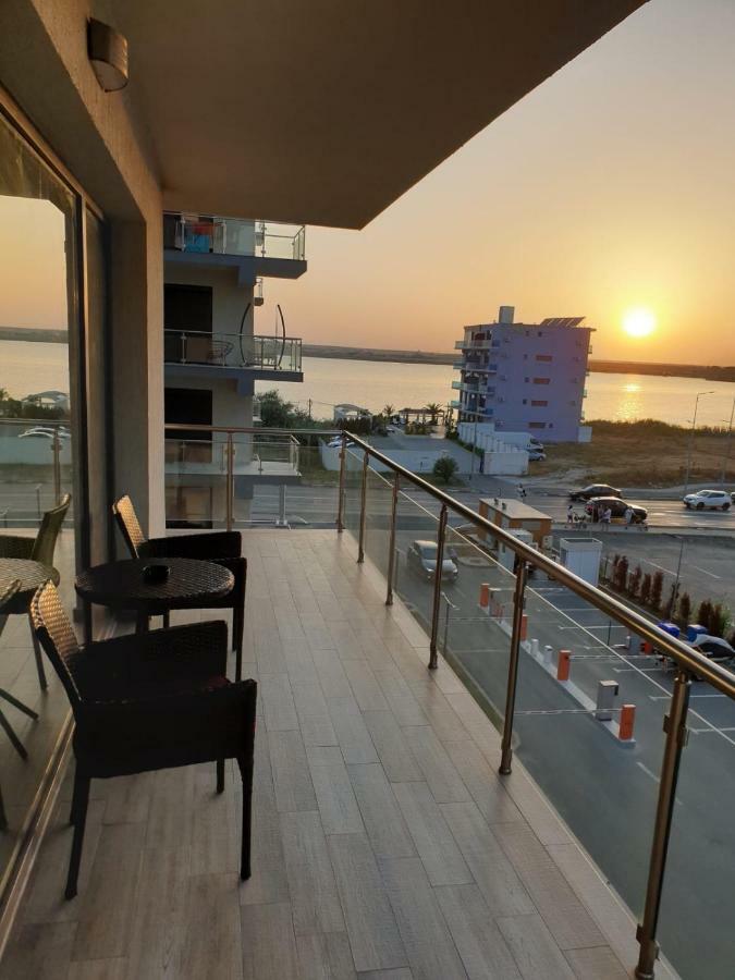 Sea Breeze Apartments Mamaia Nord De Silva Exterior photo