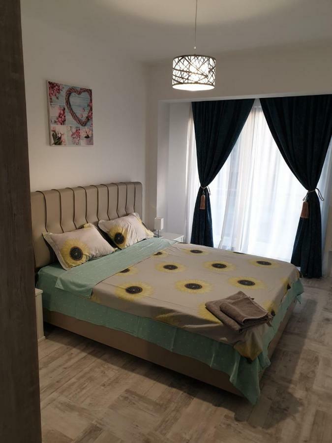 Sea Breeze Apartments Mamaia Nord De Silva Exterior photo