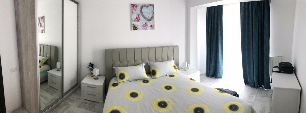 Sea Breeze Apartments Mamaia Nord De Silva Exterior photo